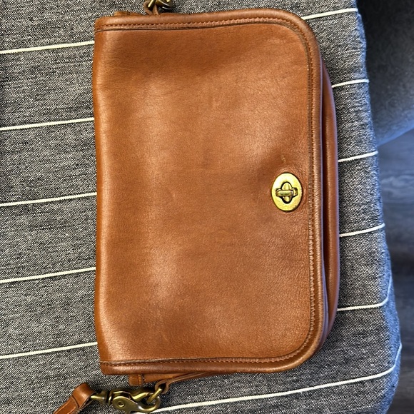 Coach Handbags - VINTAGE COACH PURSE